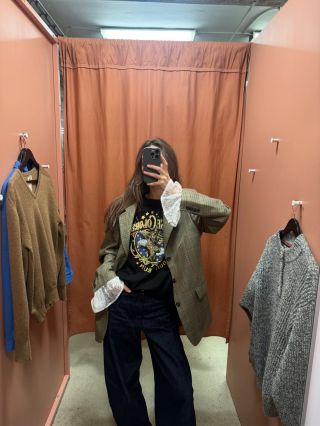 Tenhle náš collab s @recycle_store_prague 💘 Těšíme se, až to na vás uvidíme 💋